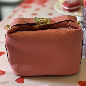 Chic Pink Crossbody Bag